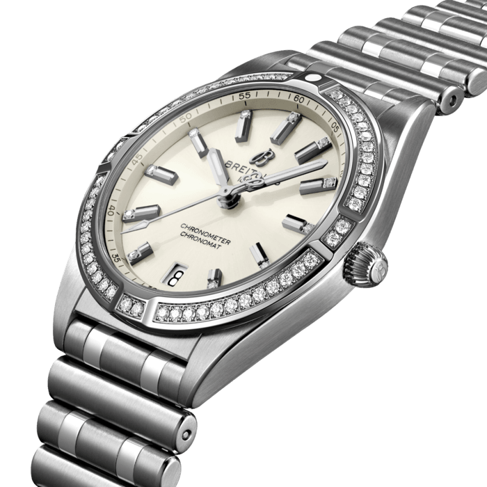 Stylish yet elegant, the modern-retro inspired Chronomat 32 is the versatile sporty and chic watch for any occasion.
It is available in an array of metal cases, from cool stainless steel, to goes-with-everything bicolor, or even luxurious 18k red gold. Women craving extra sparkle will also be able to opt for diamond-set bezels, indices, and colorful dials. Featuring Breitling’s iconic and comfortable “Rouleaux” bracelet with a butterfly clasp, the Chronomat 32 is powered by the Breitling Caliber 77, a COSC-certified SuperQuartz™ chronometer.