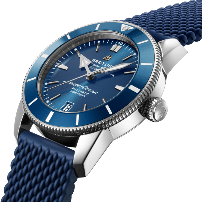 Inspired by the original Superocean from the 1950s, the Superocean Heritage combines iconic design features with a modern touch. Sporty and elegant, the Superocean Heritage is a true embodiment of style at sea.
Featuring the iconic triangular-shaped hands as well as a unidirectional bezel with a polished ceramic ring, the Superocean Heritage is an elegant looking diver’s watch. Available in a variety of sizes and materials including stainless steel and 18k red gold, the Superocean Heritage B20 Automatic features a range of black, blue or green dials. Offered either with a matching mesh bracelet, or a “mesh-styled” rubber strap fitting a folding buckle, this Superocean Heritage is powered by the Breitling Manufacture Caliber B20, a COSC-certified chronometer based on the Tudor Caliber MT5612.